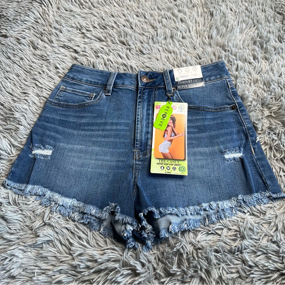 Rewash Shorts Womens Size 7 Super High Rise Comfort Stretch Fray Hem NWT